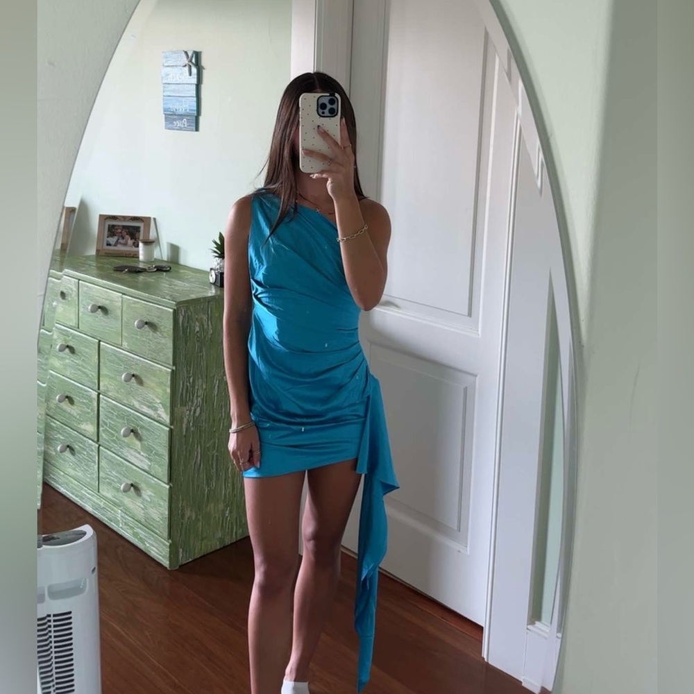 Chic One-Shoulder Blue Dress